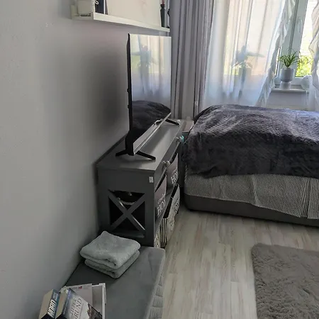 Sehr Kleines Zimmer, Nur 1-2 Uebernachtungen Inkl Netflix Homestay Niederdorla